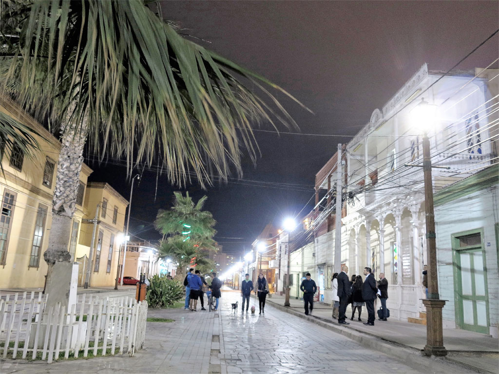Pasear por la calle Baquedano en Iquique es como retornarse al pasado. / J.M.