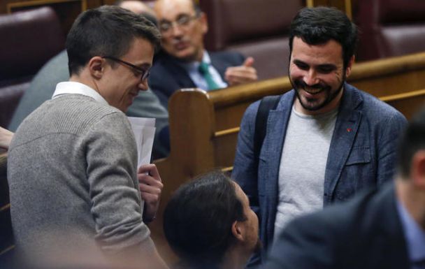 De izquierda a derecha, Errejón, Iglesias y Garzón, en una imagen de archivo. / Efe