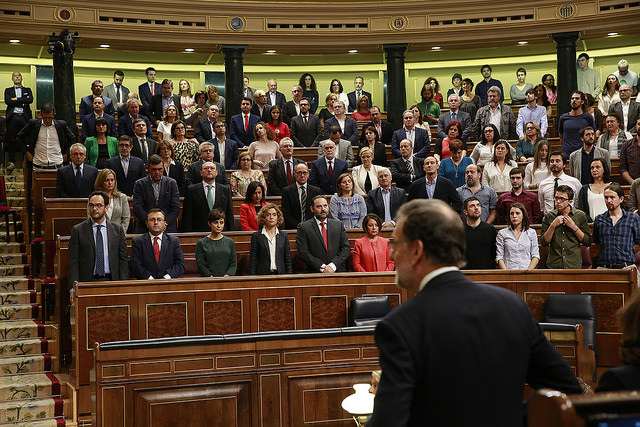 El Grupo Parlamentario Socialista, el pasado 29 de octubre, durante la sesión de investidura de Mariano Rajoy como presidente del Gobierno. / PSOE (flickr)