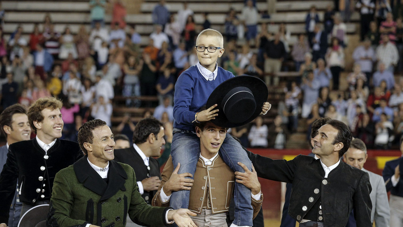 adrian-toros-antitaurinos-efe
