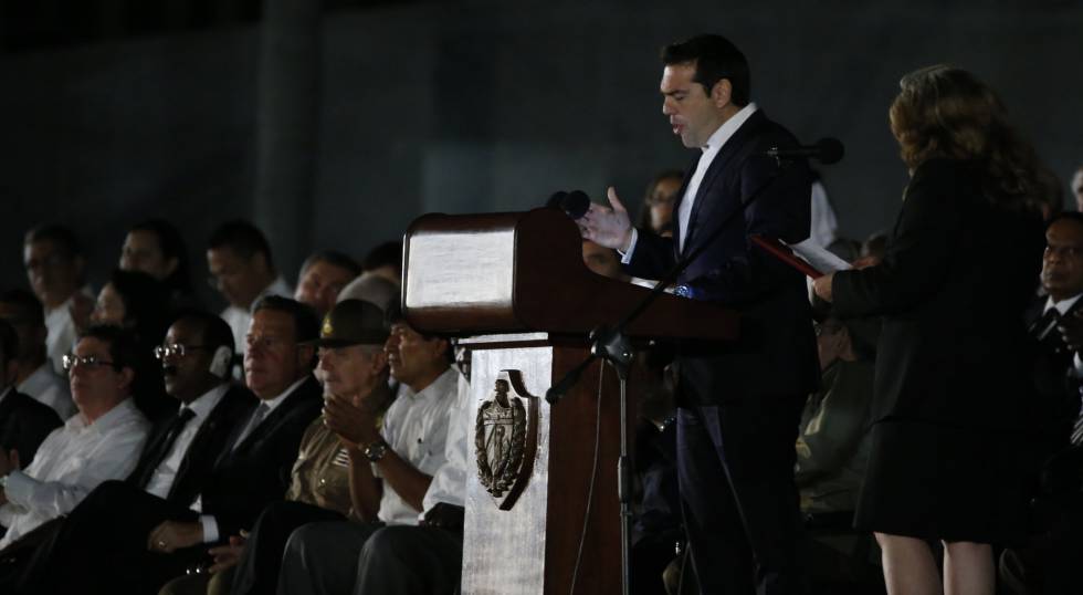 El primer ministro griego, Alexis Tsipras, durante su intervención en el homenaje póstumo.