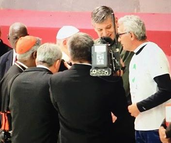 Diego Cañamero, a la derecha de la imagen, durante su encuentro con el Papa Francisco. / facebook de Diego Cañamero