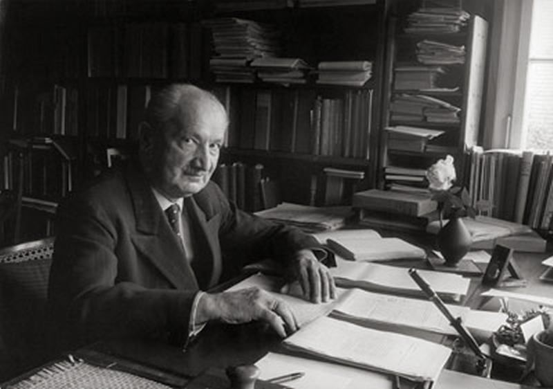 Imagen de 1960 de Martin Heidegger en su despacho. / Wikimedia