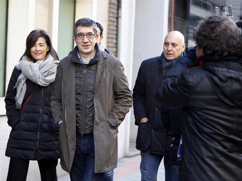 Patxi López, a su llegada a la sede del PSOE para asistir a la reunión del Comité Federal.