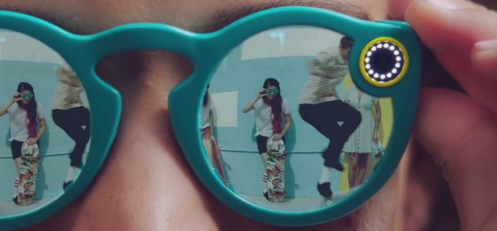 Spectacles-las-gafas-con-cámara-circular-de-Snapchat