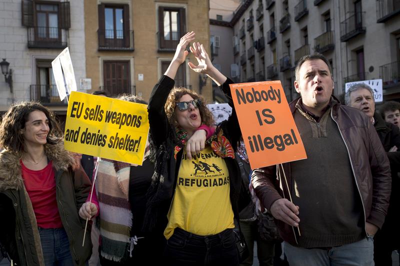 Un momento de la concentración de Madrid por los derechos de refugiados e inmigrantes.