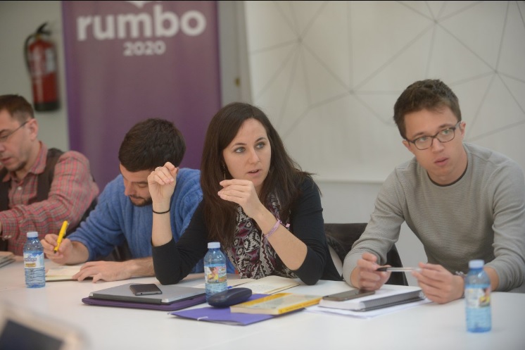 Los dirigentes Juan Carlos Monedero, Pablo Bustinduy, Ione Belarra e Íñigo Errejón en la primera reunión del "gobierno en la sombra" de Podemos.