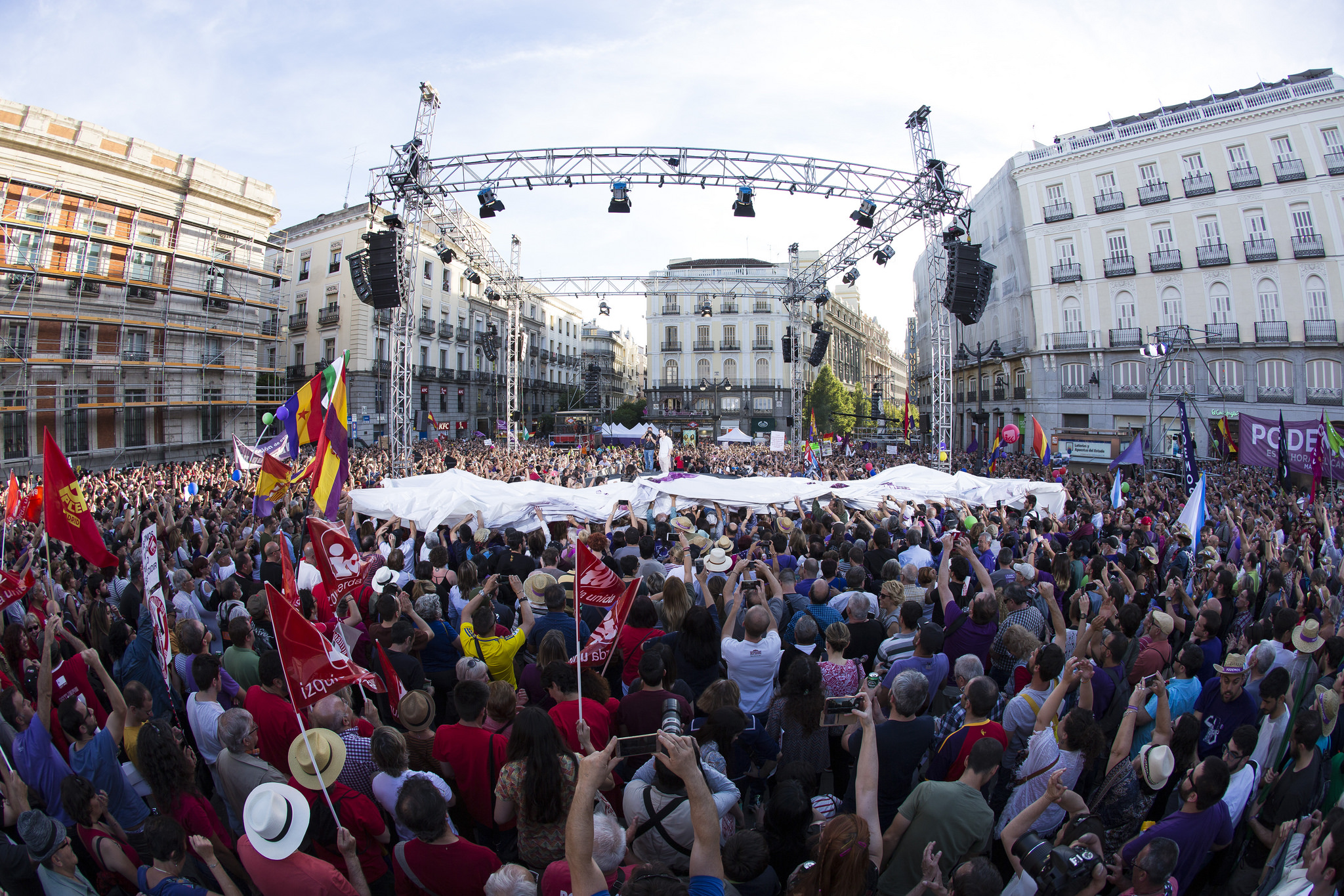 Imagen de la concentración de apoyo a la moción de censura