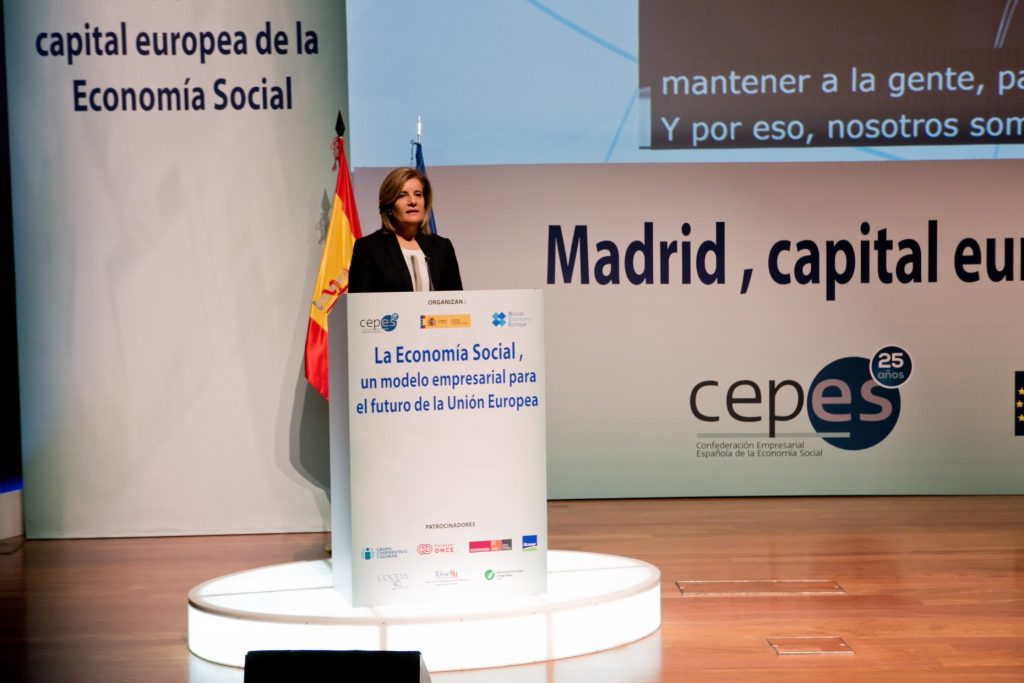 La ministra de Empleo, Fátima Báñez,firmó la Declaración de Madrid para la Economía Social.