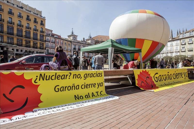 Imagen de la última protesta del Movimiento Ibérico Antinuclear (MIA) en la Puerta del Sol (Madrid), el pasado mes de junio.