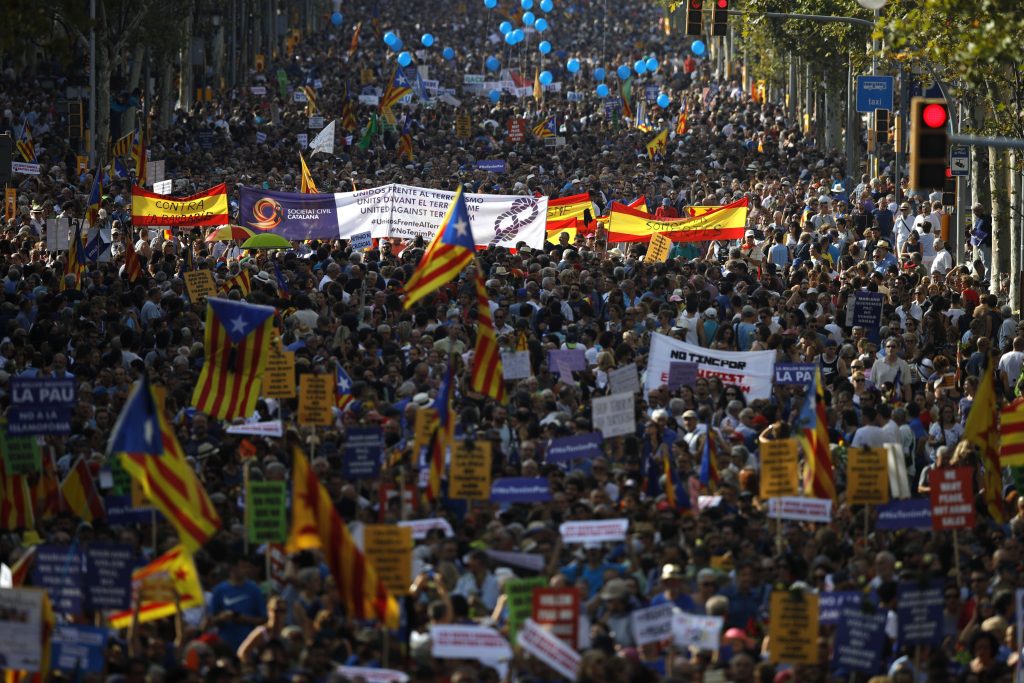 Hay cientos de miles de independentistas catalanes satisfechos de ser al fin protagonistas de la actualidad mundial