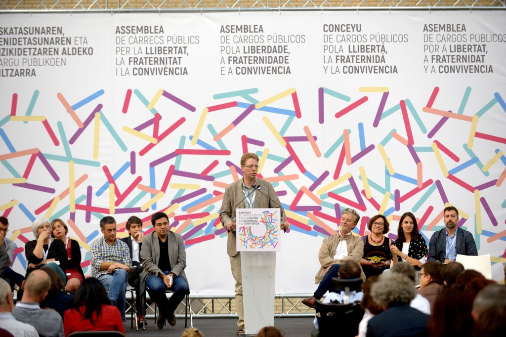 Ferran Bel, diputado del PDeCAT por Tarragona, se dirige a los asistentes a la Asamblea de Cargos Públicos de Unidos Podemos