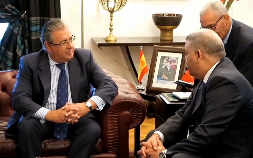 El ministro del Interior, Juan Ignacio Zoido, en l reunión sostenida el pasado martes en Rabat con su homólogo marroquí, Abdelouafi Laftit.