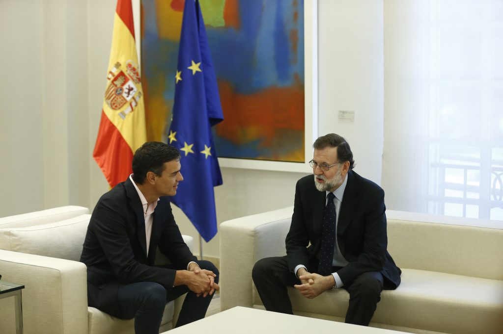 Rajoy y Sánchez hablan sobre Cataluña.