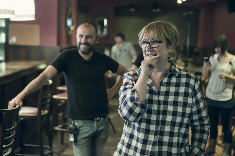 Helena Taberna con el equipo de rodaje de su última película, "Acantilado"