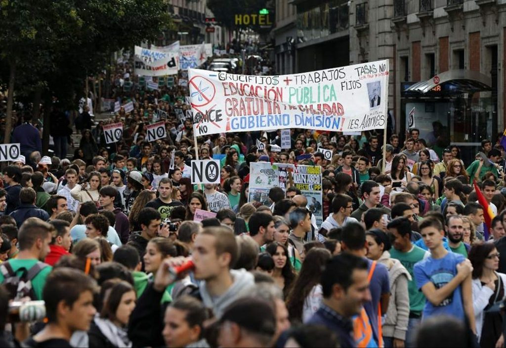 Manifestación en defensa de la enseñanza pública