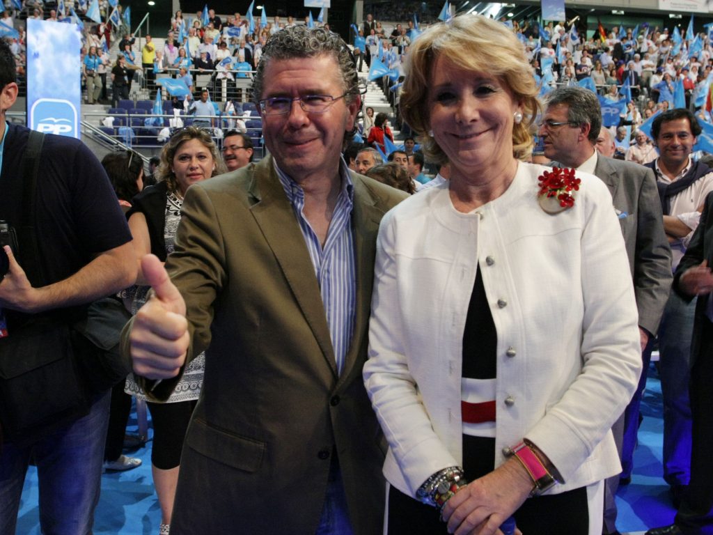 Francisco Granados y Esperanza Aguirre en el cierre de campaña para las autonómicas de mayo de 2011