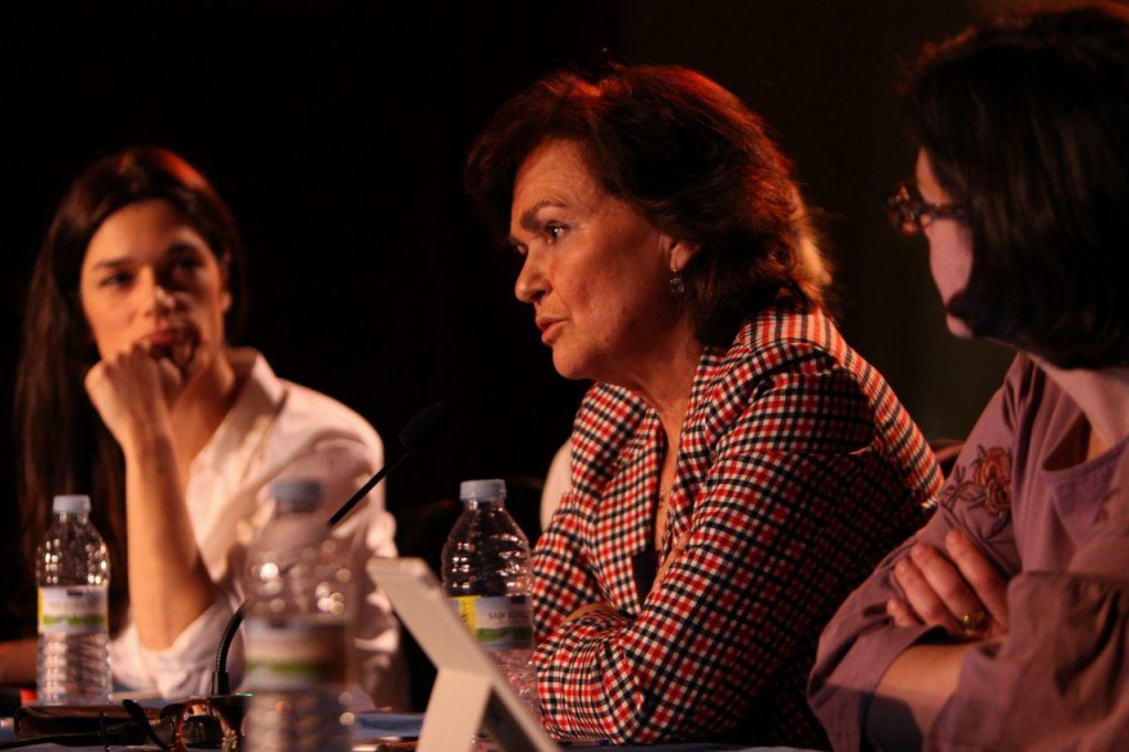 Constitución feminista. De izquierda a derecha,Clara Serra (Podemos), Carmen Calvo (PSOE) y la experta en derecho constitucionalista Itziar García.