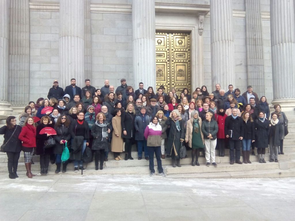 Parlamentarios, miembros de RTVE y colectivos de la sociedad civil tras las jornadas parlamentarias con motivo de la creación del nuevo Observatorio de Igualdad en RTVE.