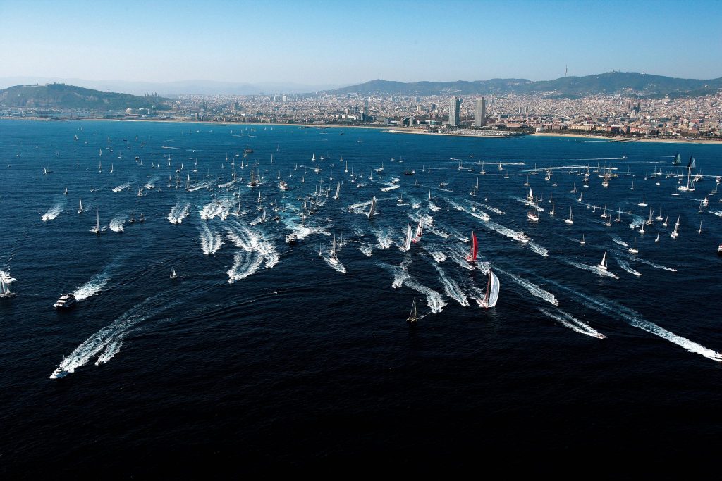 Imagen aérea de la salida de la primera edición de la Barcelona World Race, el 6 de noviembre de 2007