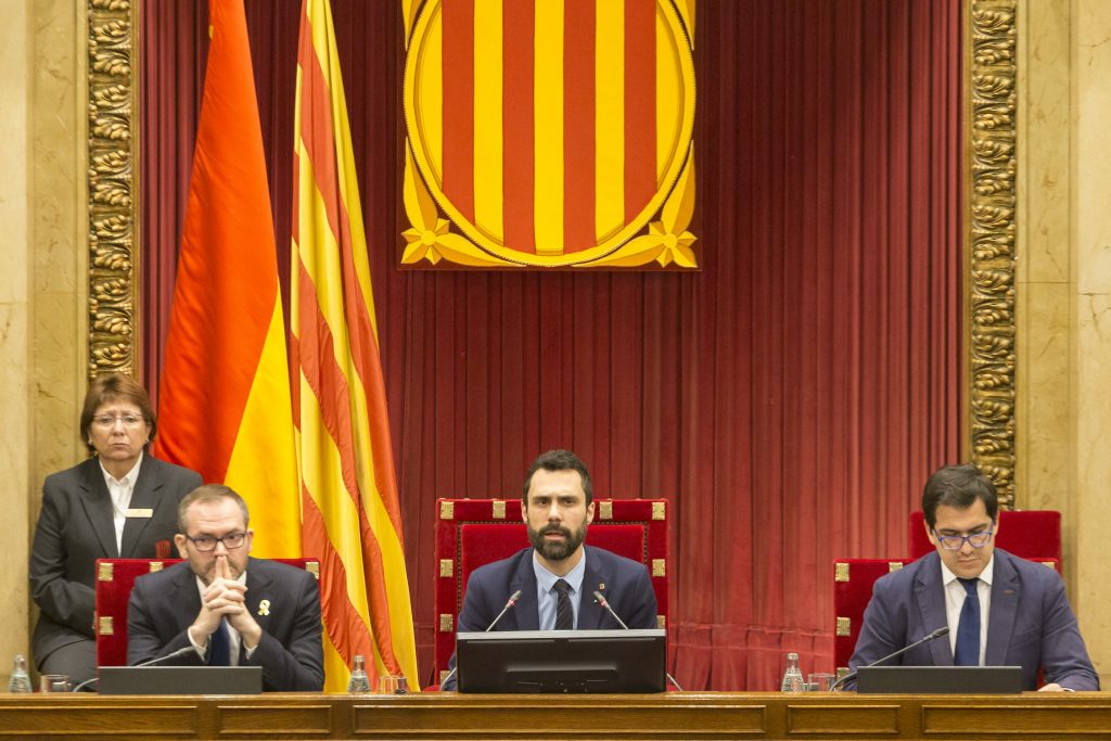 Torrent cancela la sesión de investidura, pero mantiene el debate, tras la detención de Turull, Josep Rull, Raül Romeva y Dolors Bassa.