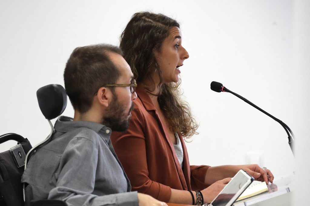 Rueda de prensa de Pablo Echenique y Noelia Vera