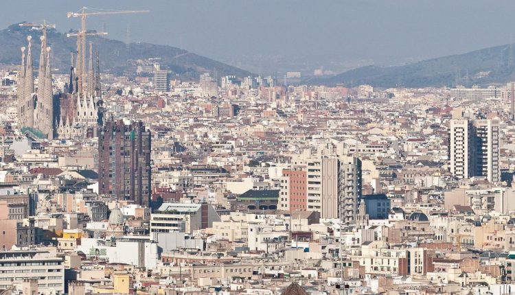 Skyline-Barcelona_803329775_12229407_1350x830