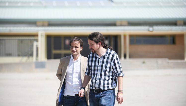 Jaume Asens y Pablo Iglesias salen de la cárcel de Soto del Real después de visitar a Jordi Cuixart.