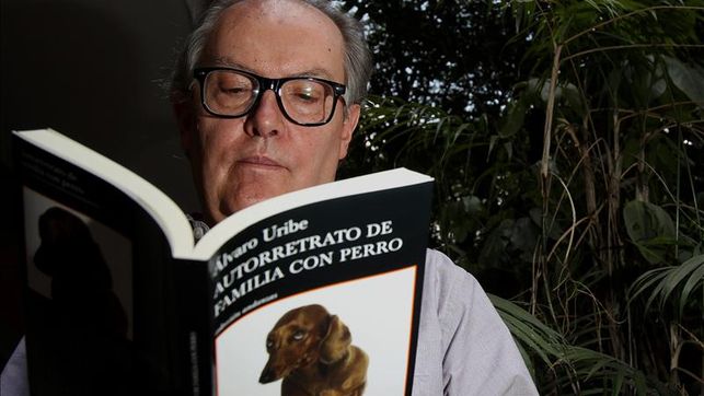 El escritor Álvaro Uribe en una imagen de archivo.