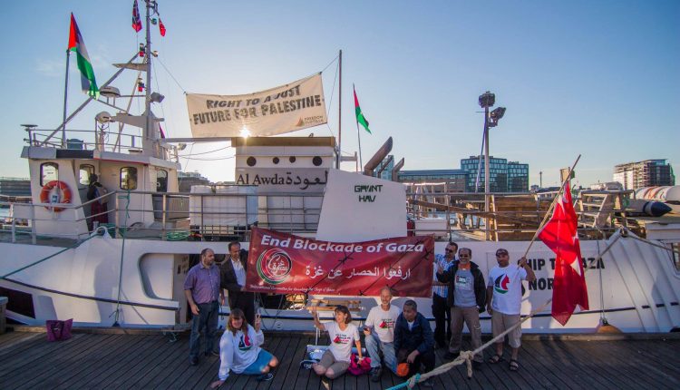 Imagen de uno de los barcos de la flotilla internacional contra el bloqueo de Gaza antes de partir el pasado mes de mayo