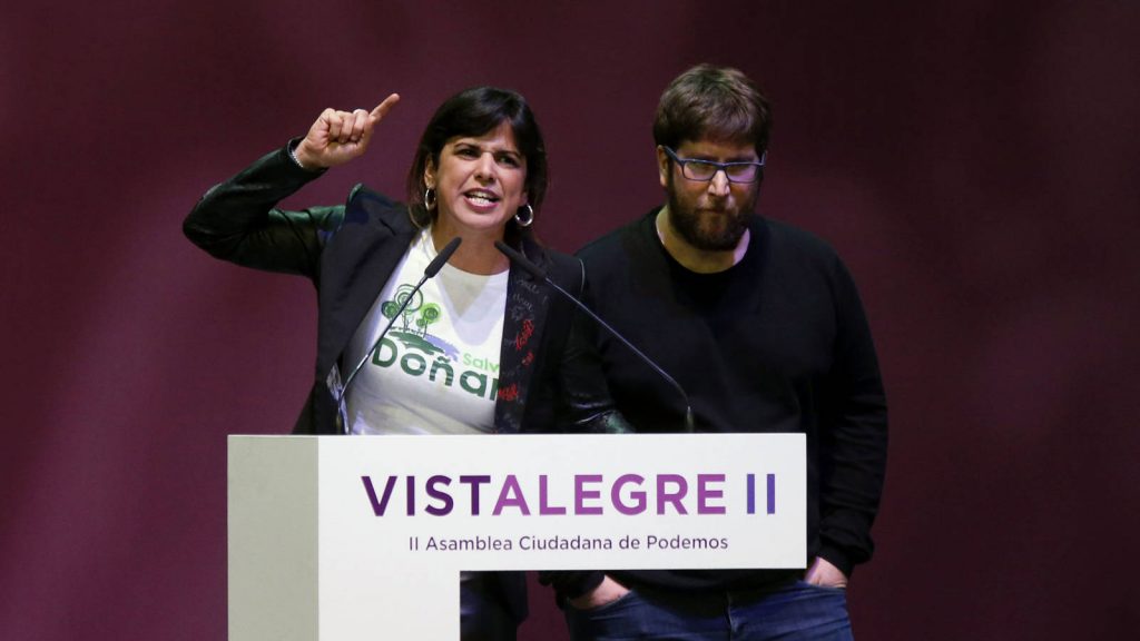 Teresa Rodríguez y Miguel Urbán, anticapitalistas, defendiendo su propuesta política para Podemos en Vistalegre II.
