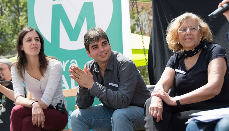 De izquierda a derecha, los concejales Rita Maestre y Jorge García Castaño en un acto de Ahora Madrid en 2015.