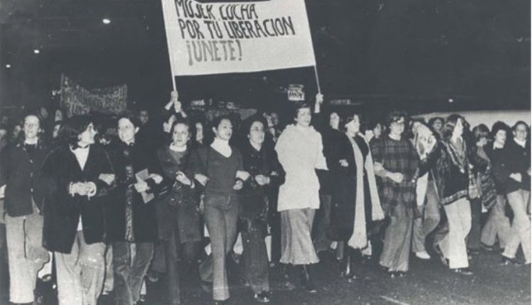 Protesta del Movimiento Democrático de Mujeres.