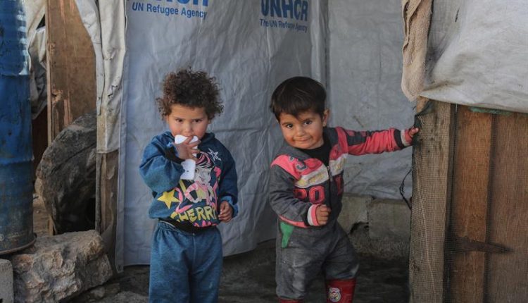 Dos niños refugiados en Líbano