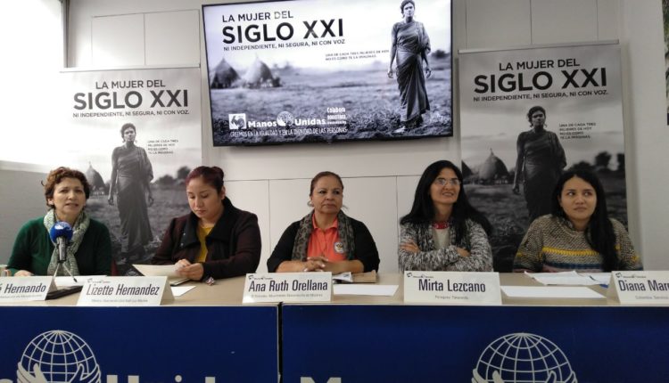 Mesa de mujeres que trabajan contra la violencia machista y la desigualdad en América Latina organizada por Manos Unidas/ M.F.S.