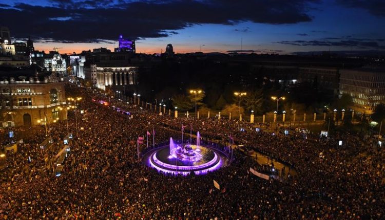 Vista general de la marcha feminista celebrada el año pasado en Madrid, con motivo del Día Internacional de la Mujer. / EFE