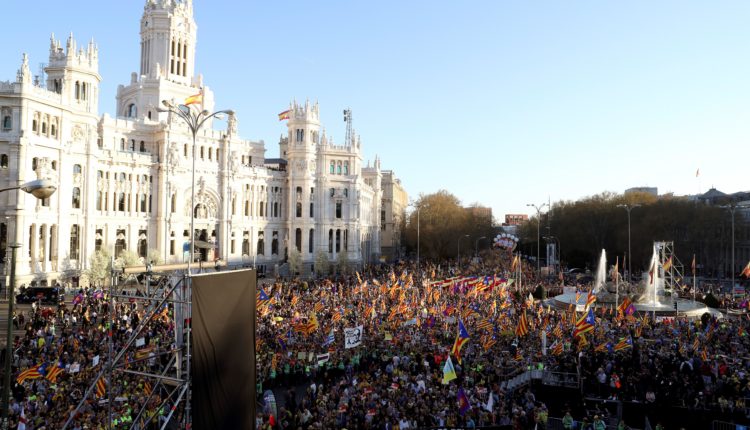 Decenas de entidades convocan una marcha en Madrid por el derecho a decidir