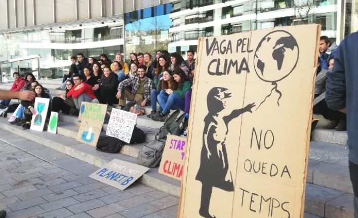 Protesta de Juventud por el Clima en Girona. el 15-m climático