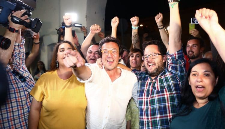 "Kichi" revalida como alcalde rozando la mayoría absoluta
