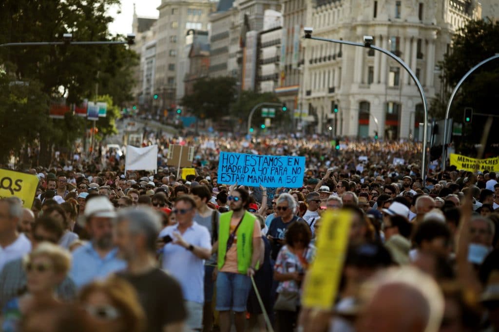 La manifestación en apoyo a Madrid Central. EFE/David Fernández