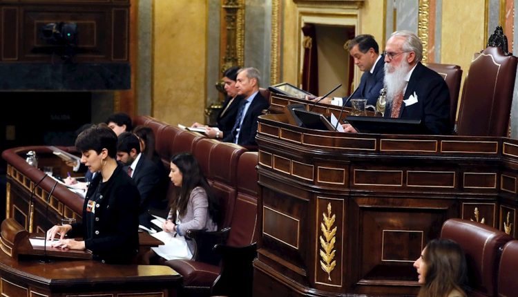 Agustín Zamarrón preside la primera sesión de la legislatura