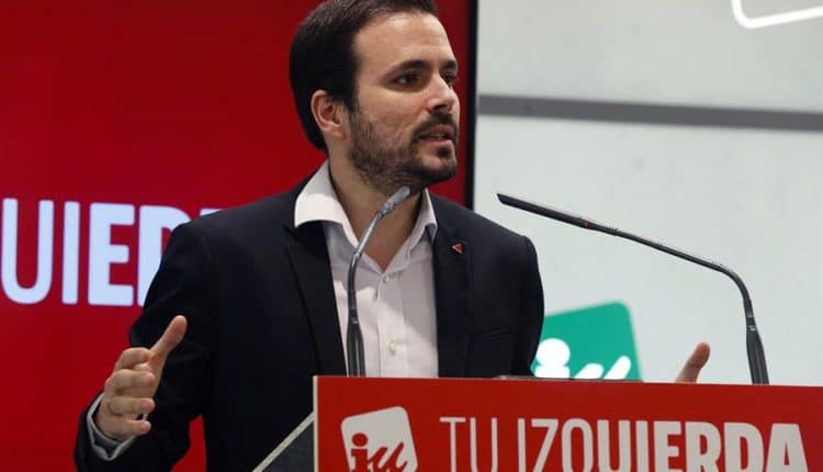 El líder de IU, Alberto Garzón, que será ministro del nuevo Gobierno de coalición, al frente de Consumo, durante su intervención en la reunión que la Coordinadora Federa del partido celebra este sábado en Madrid./ Paco Campos (Efe)