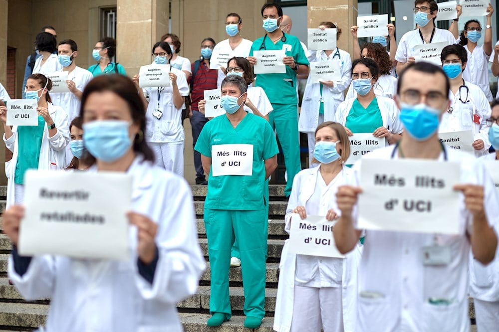 La revolución de las batas blancas: los sanitarios se movilizan en la  desescalada