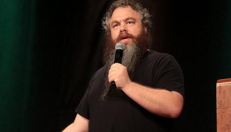 El escritor y profesor adjunto de literatura y filología inglesa en Wisconsin Patrick Rothfuss, autor de Crónica del asesino de reyes./ Web Rothfuss